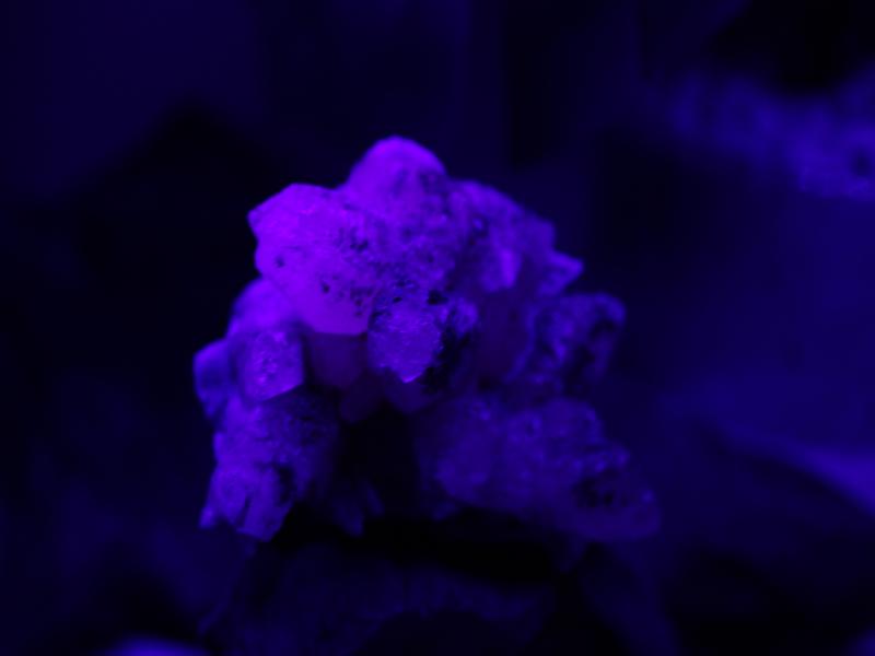 UV Reactive Calcite
