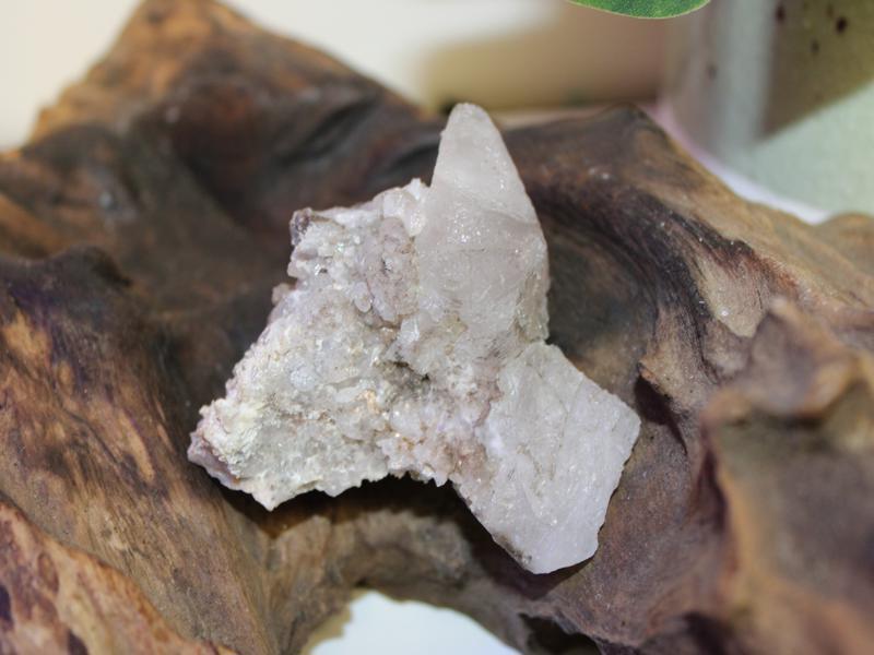 UV Reactive Calcite
