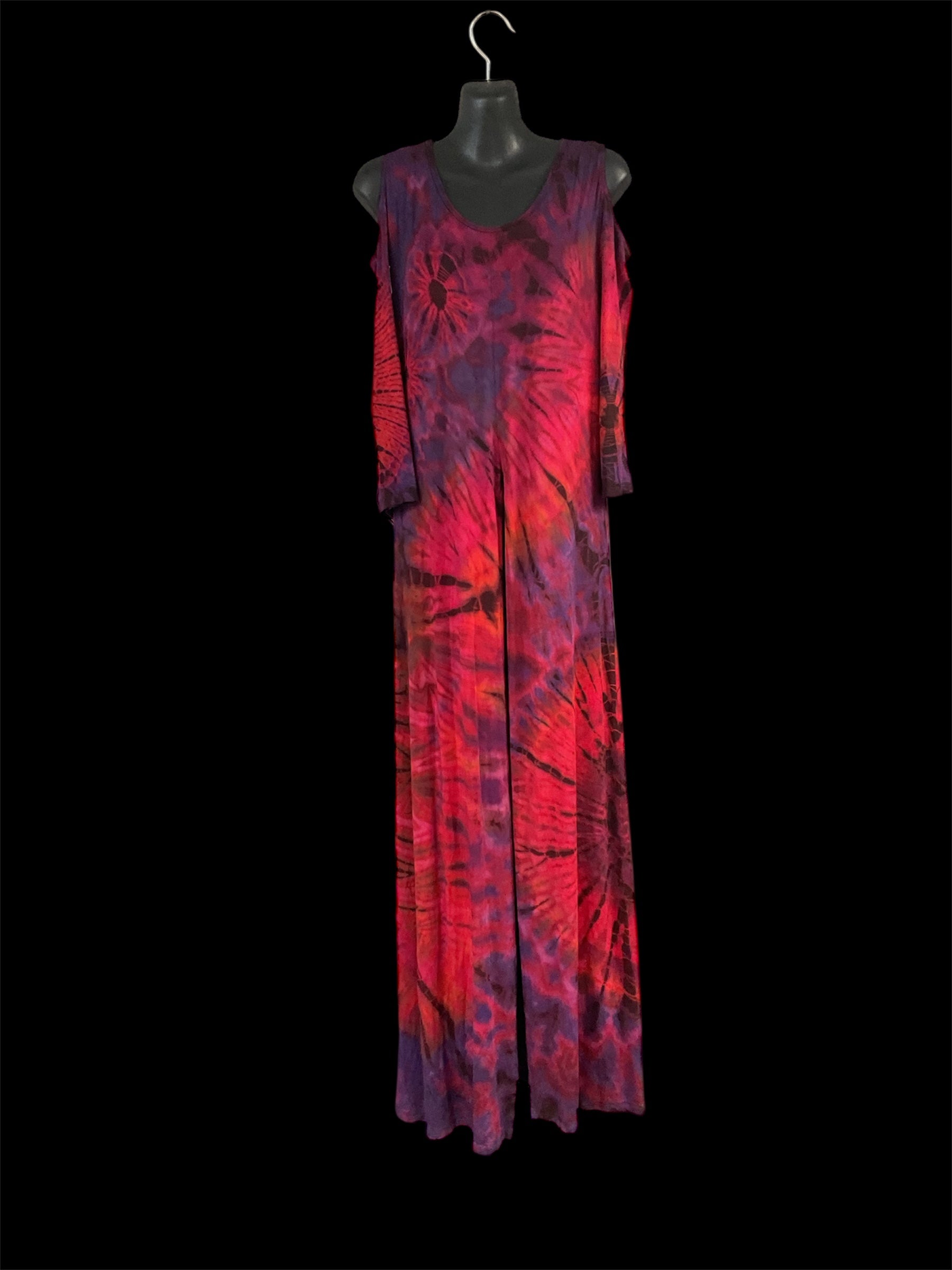 Long Tie-dyed dress with long sleeves and slit shoulders