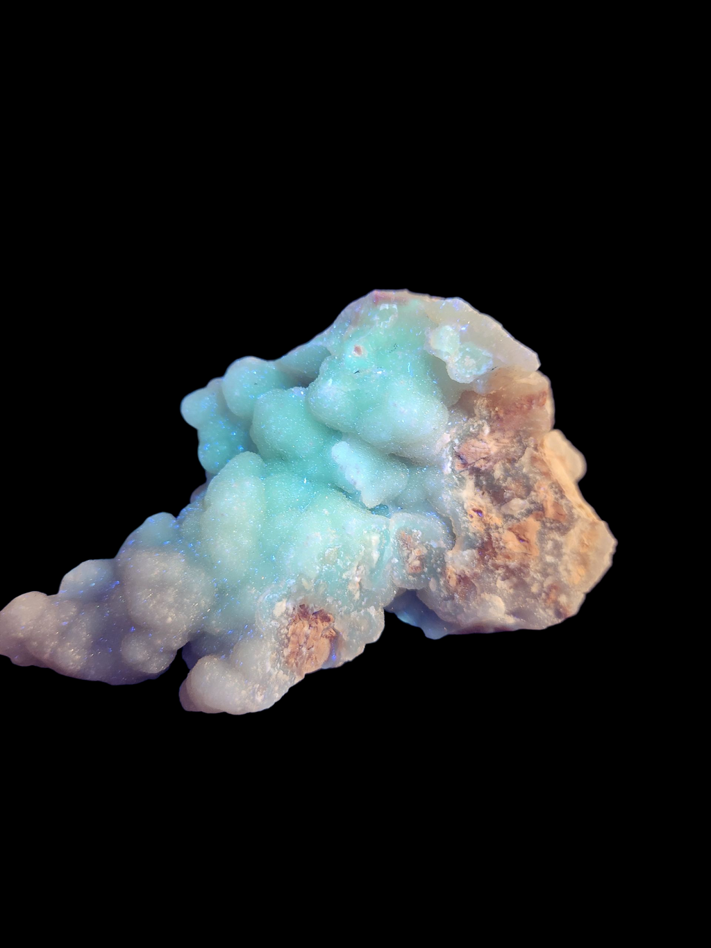 Youngite, druzy quartz on jasper, Wyoming, UV Reactive